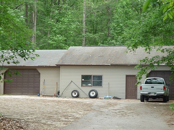 detached heated garage