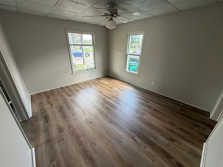11145 N Saginaw St #1 — Photo 4