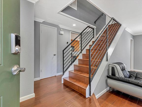 3rd image of 538 Pine Wood Ln