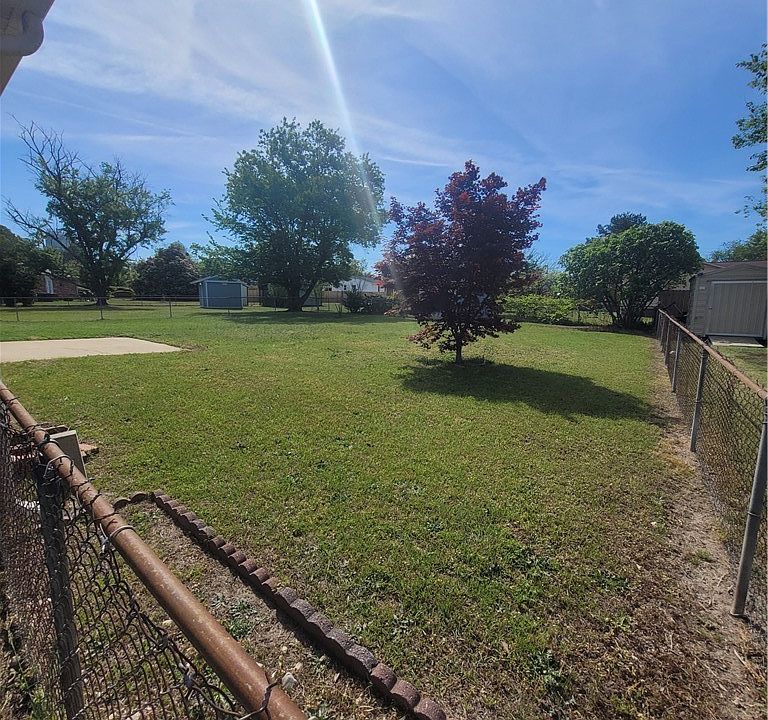 2nd image of 843 Bedrock Dr