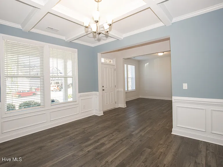 660 Avenue Of The Carolinas — Photo 20