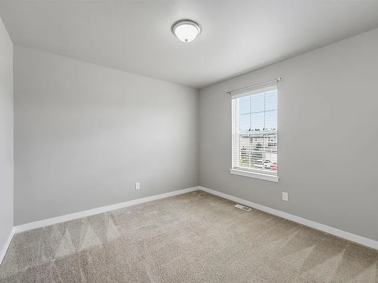 831 Burwood St SE — Photo 23