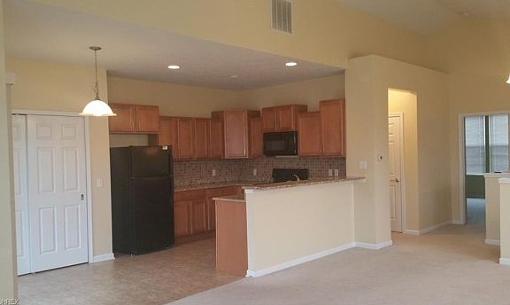 3rd image of 410 Turner Dr