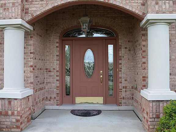 3rd image of 822 Flanders Ave