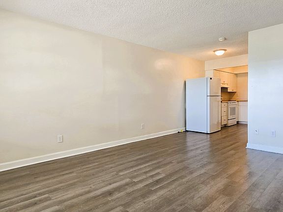 2nd image of 501 E Seminole Ave APT 7