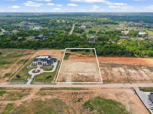 2718 Kentucky Derby Dr, Bartonville, TX 76226