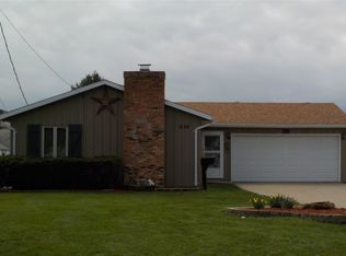 1524 Market St, Pekin, IL