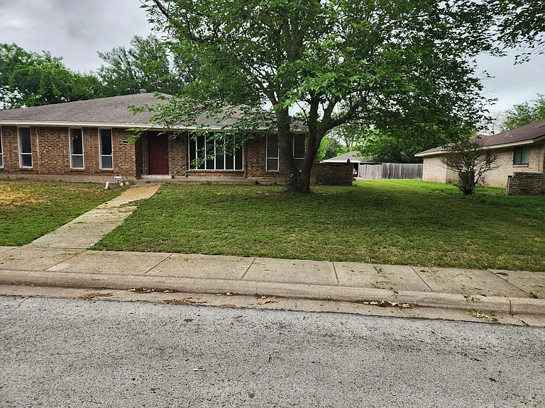 1140 Shadywood Ln — Photo 48