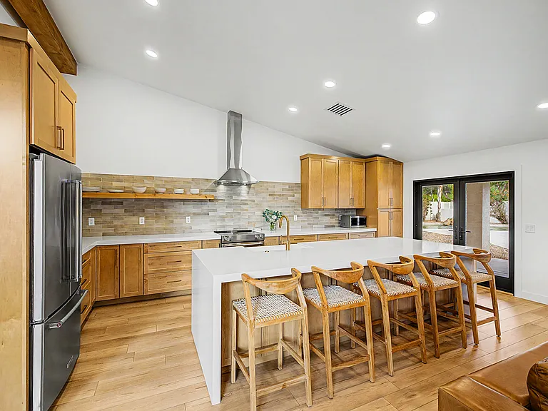 1053 E Bart St — Photo 19