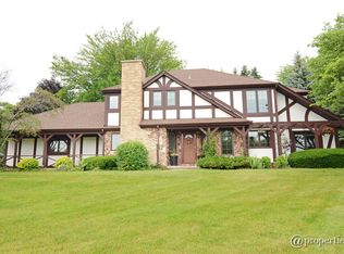 89 Mark Dr, Hawthorn Woods, IL 60047