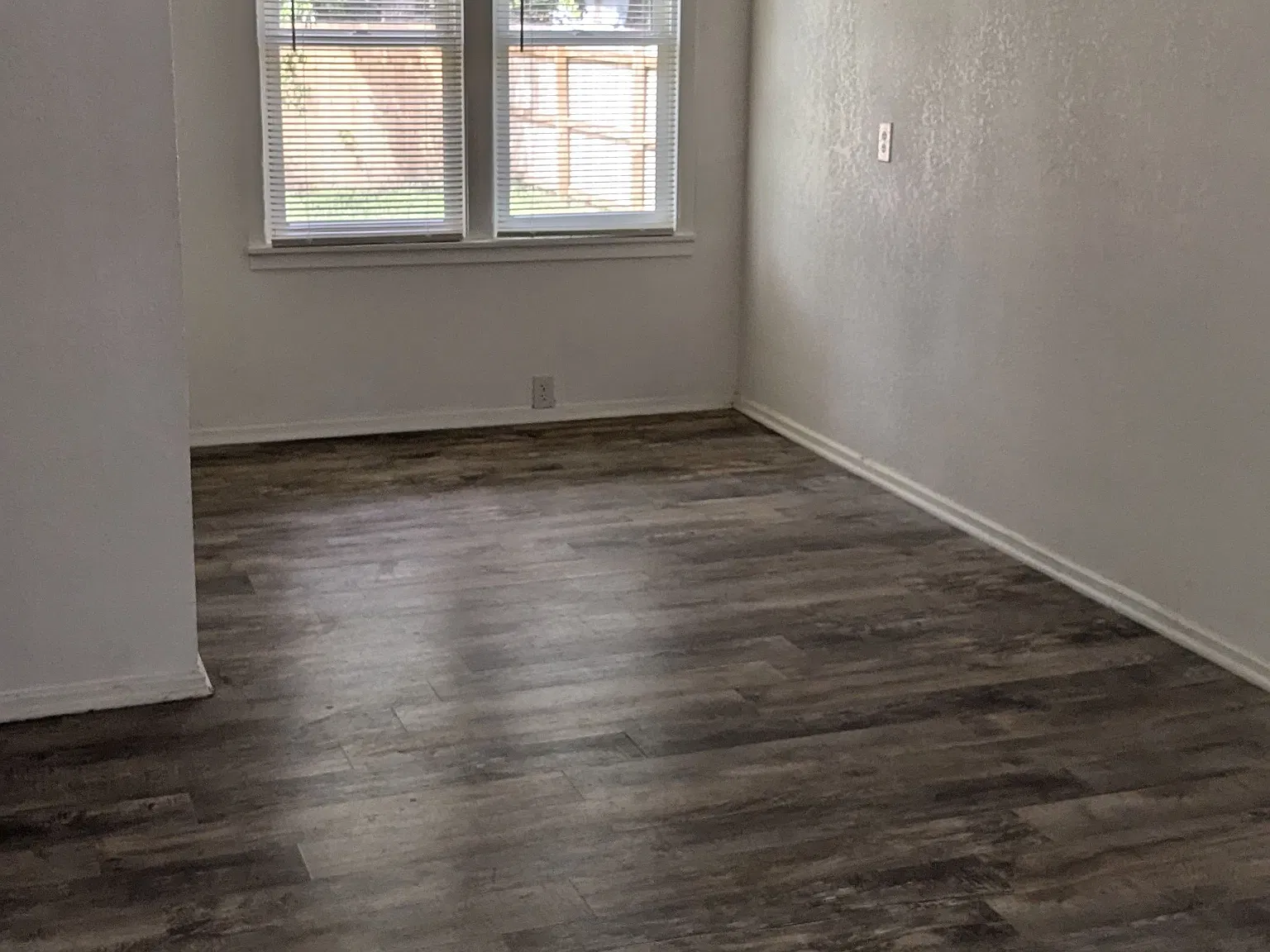 1 bed, 1.0 bath, 625 sqft, $700 — Photo 2