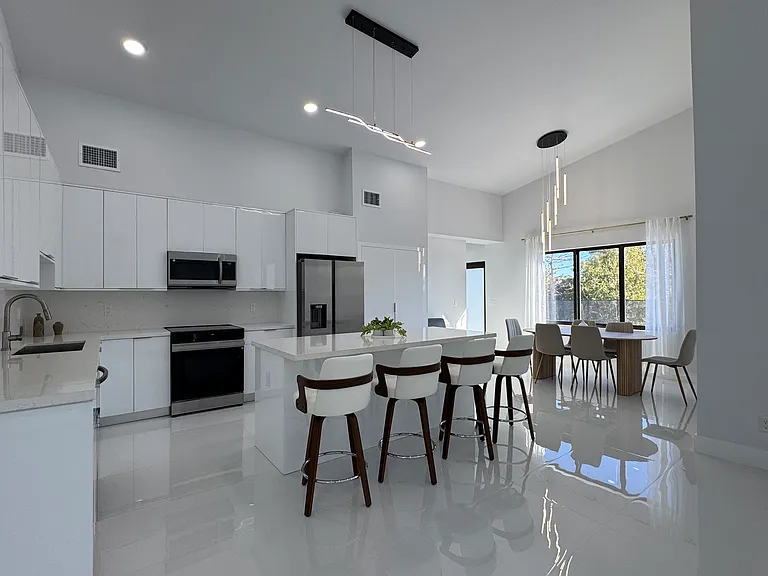 1882 Coral Point Dr — Photo 68