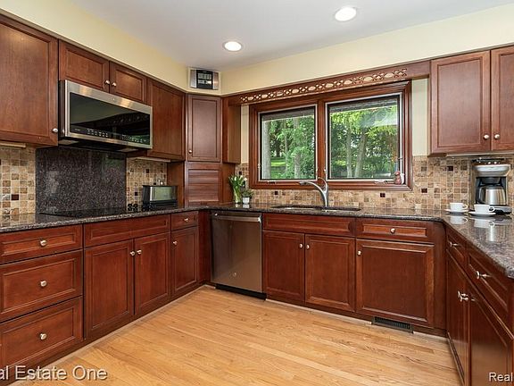 5th image of 1171 Springwood Ln