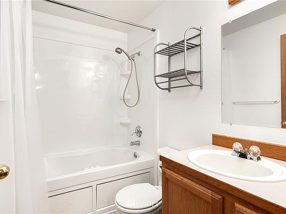 4th image of 20311 Larita Drive E