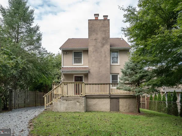 110 Pine St, Newtown Square, PA 19073