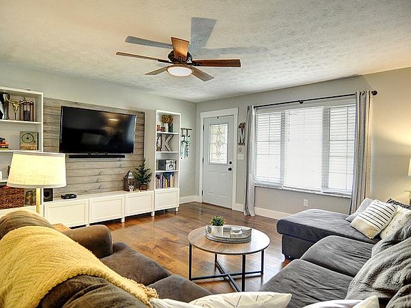 5th image of 2455 Gideon Dr