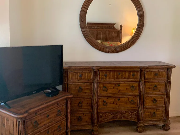 Dresser/tv