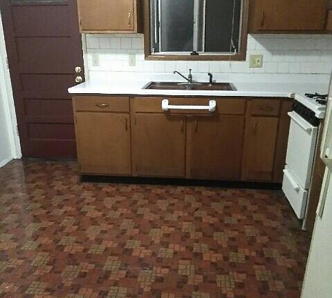 4th image of 117 S Sterling Ave APT B