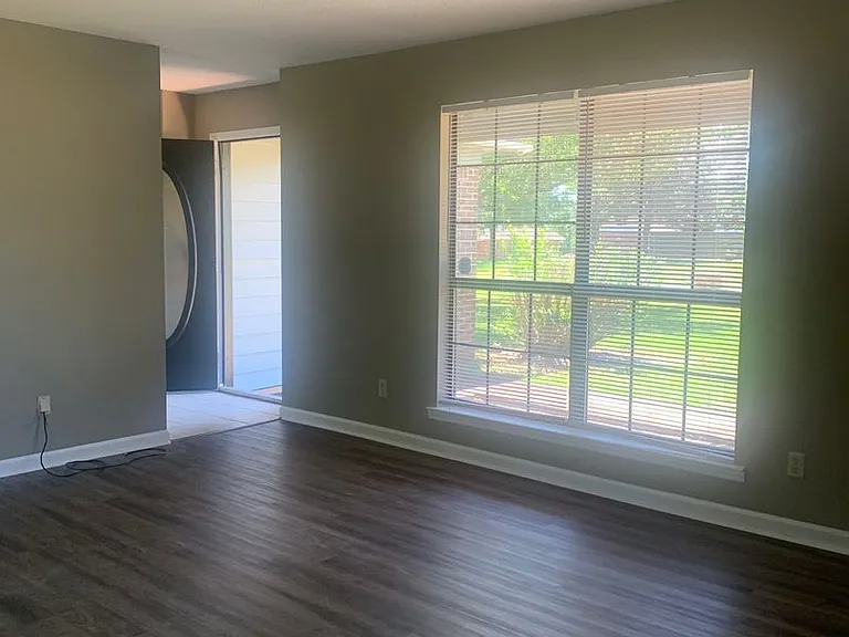 129 Blossom Dr — Photo 4