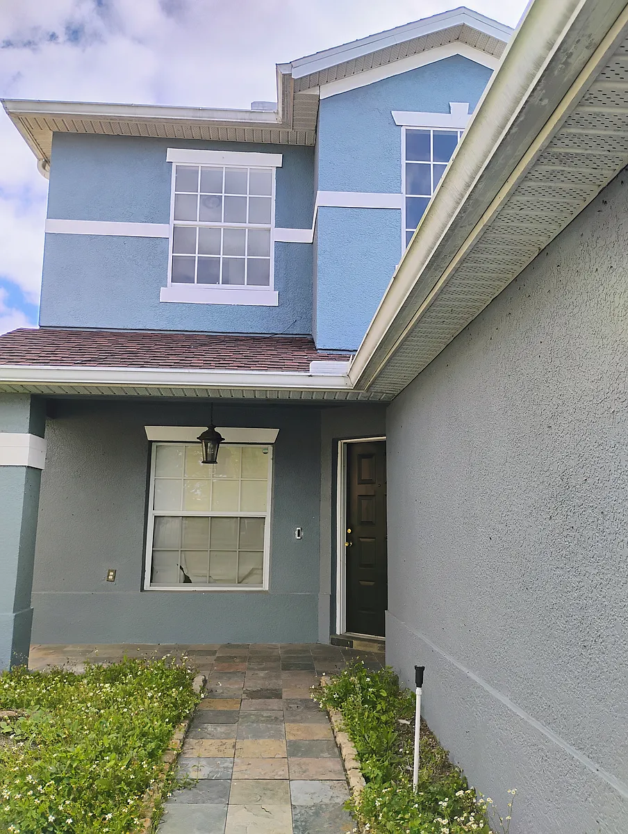 Building Photo - Canna Lily Dr