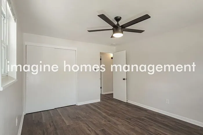566 Firethorne Dr — Photo 5