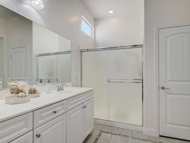 933 Everest Peak Ave — Photo 28