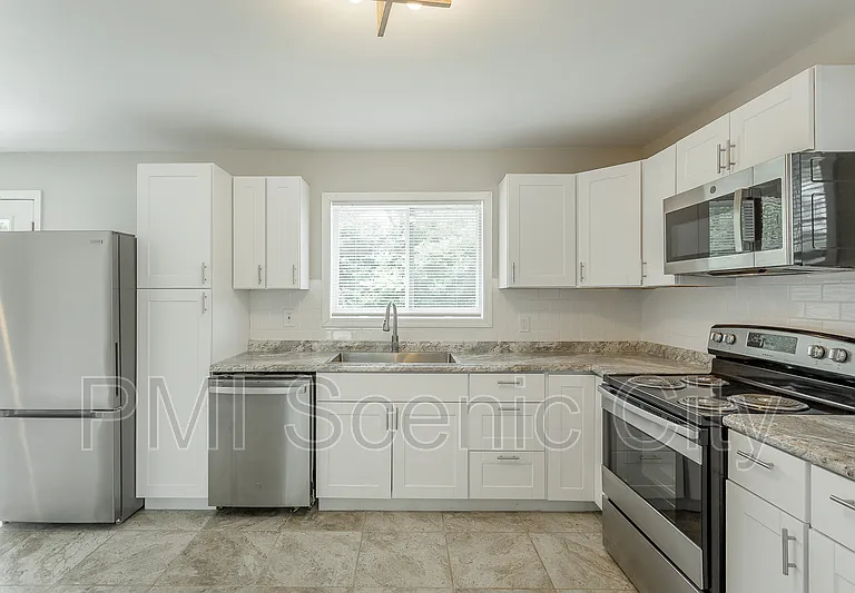 1375 Orbit Dr — Photo 28
