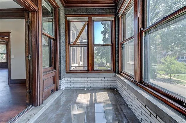 5779 Pershing Ave — Photo 15