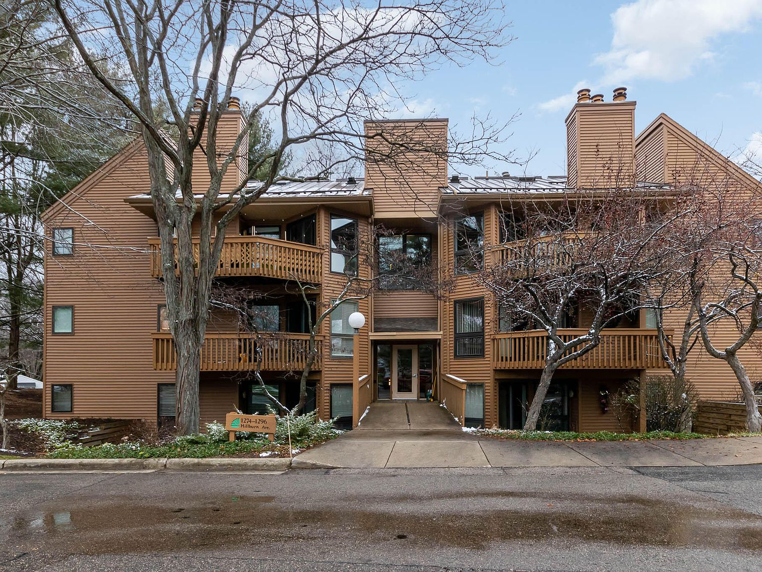 1290 Hillburn Ave NW, Grand Rapids, MI 49504 Zillow