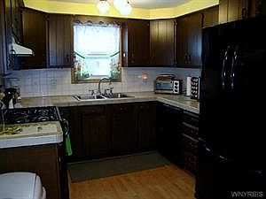 5th image of 88 Sandra Dr