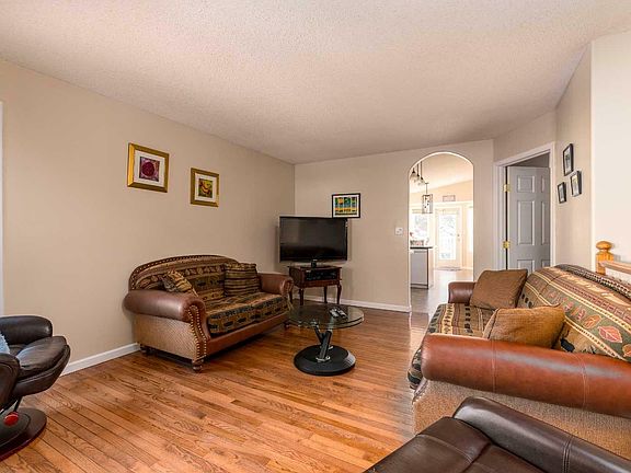 5th image of 4807 47th St