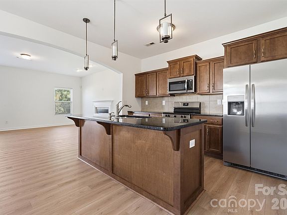 2nd image of 1125 Thanet St SW