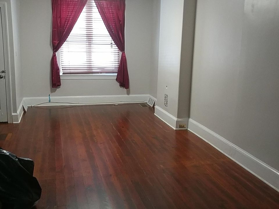 2nd image of 1918 E Hazzard St