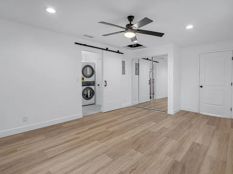 3157 Vera Ave #1/2 — Photo 11