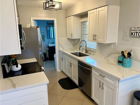 744 96th AVE N, NAPLES, FL 34108