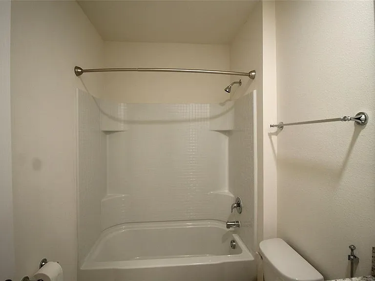 9488 Black Walnut Dr — Photo 16