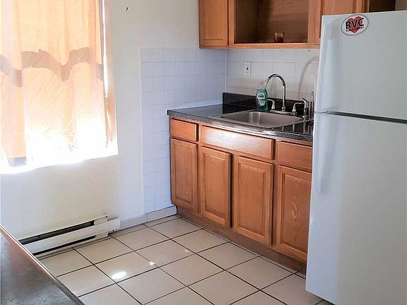 4th image of 204 Sunrise Hwy APT 1