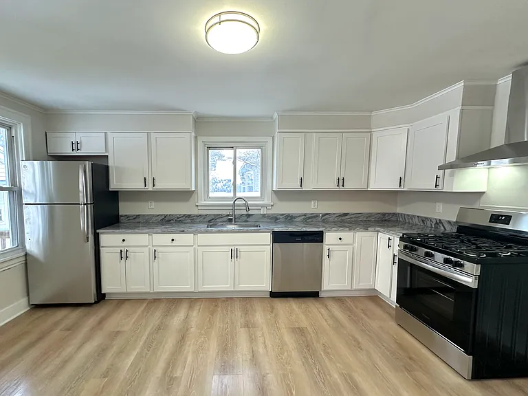 144 Sanford St #1 — Photo 2