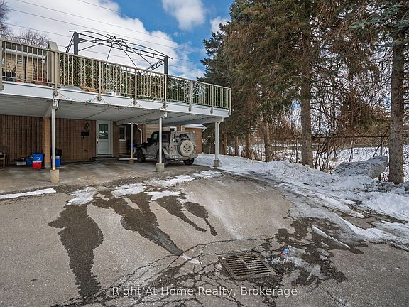 2nd image of 65 Glamis Rd #35