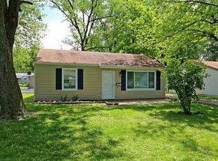 26 McNulty Dr, Florissant, MO 63031