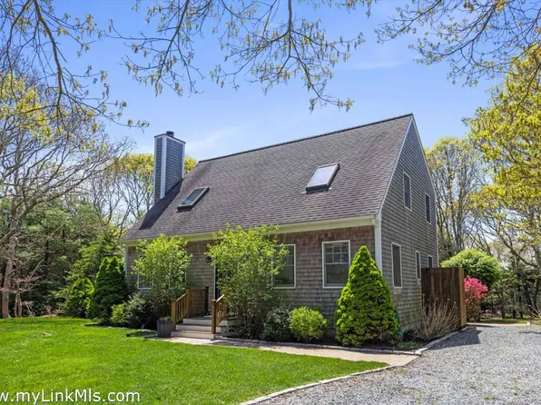 60 Windsor Dr, Edgartown, MA 02539