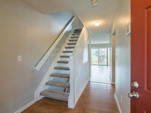 4th image of 5685 Everbrook Dr