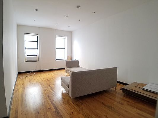 3rd image of 320 Lincoln Pl APT 3A