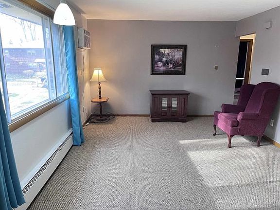 4th image of 142 Flintridge Dr APT 8