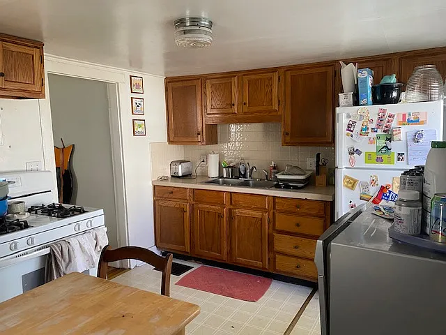 906 Connecticut St — Photo 7