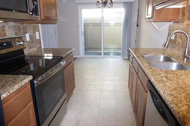 7825 Camino Glorita — Photo 2