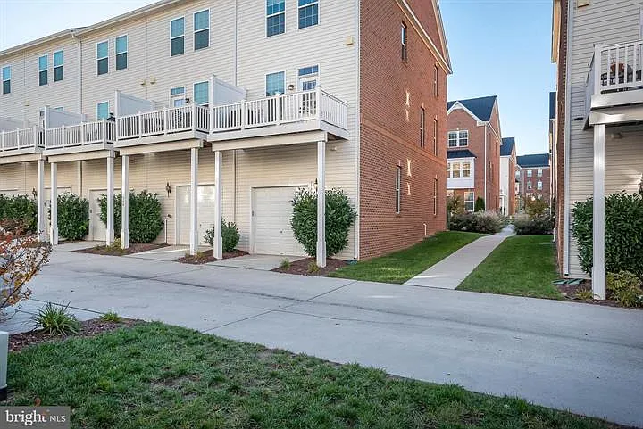710 S Macon St — Photo 16