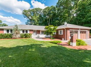 28 Craig Ln, Waltham, MA 02451