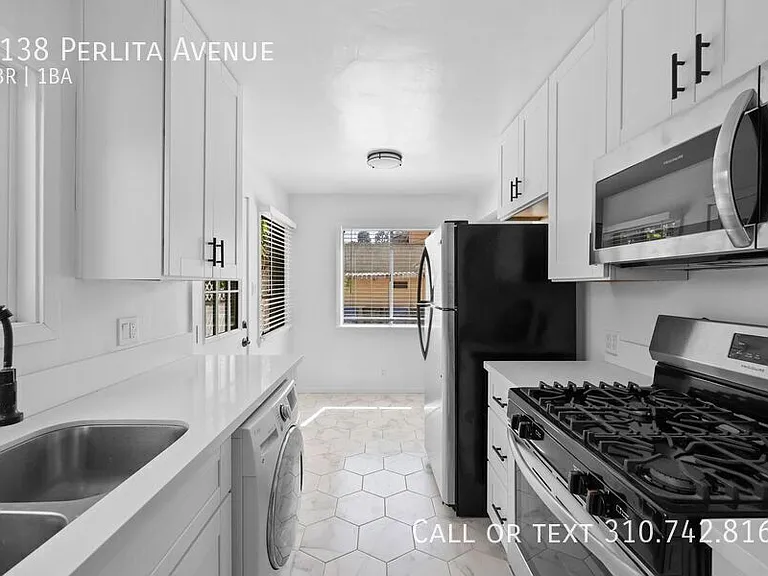 4138 Perlita Ave — Photo 1