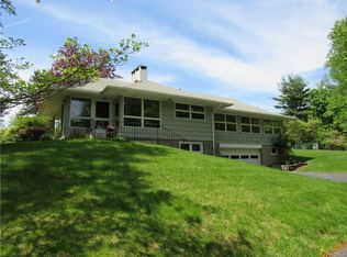 114 Old Mountain Rd N, Nyack, NY 10960